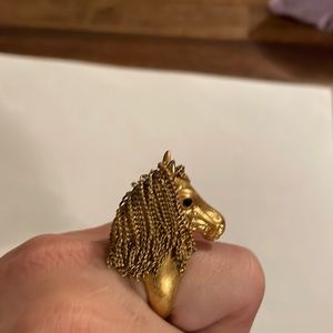 Horse head ring